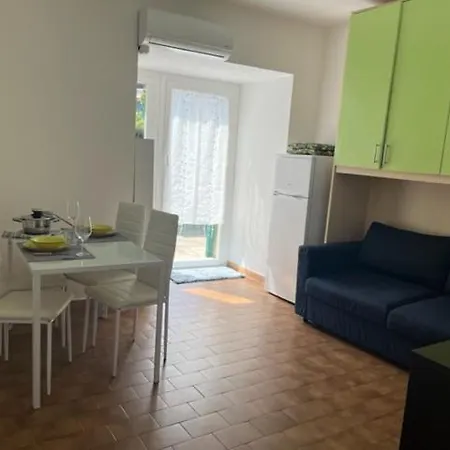 A Due Passi Dal Mare Apartment *